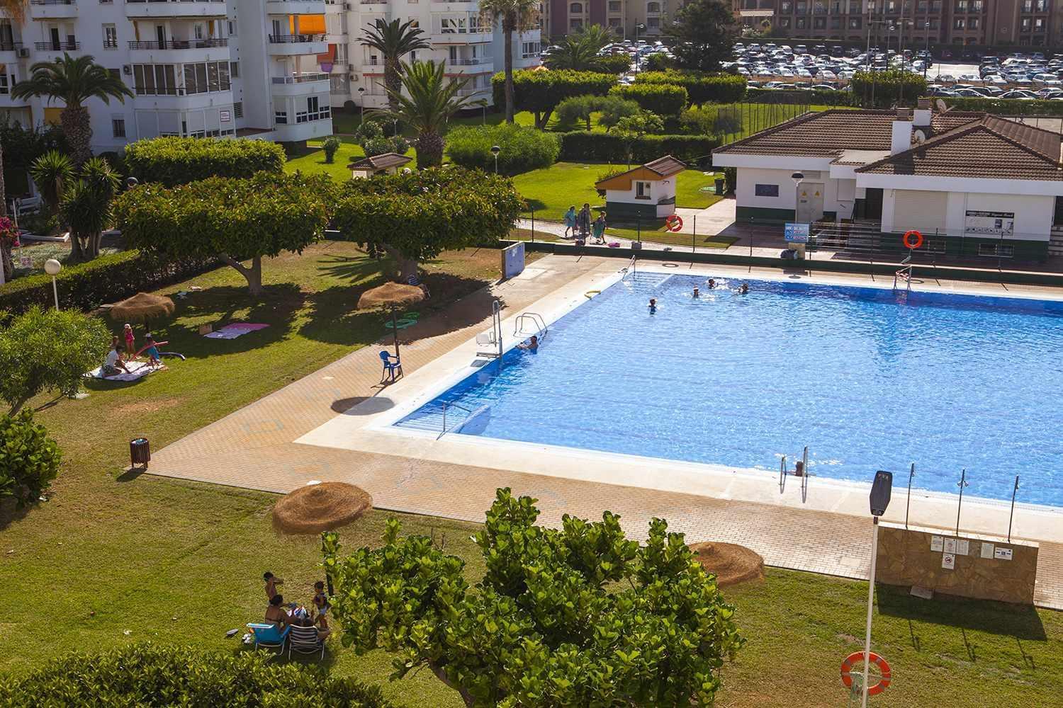 A 100M De Playa Piscina Y Todos Los Servicios Apartment Torrox Luaran gambar