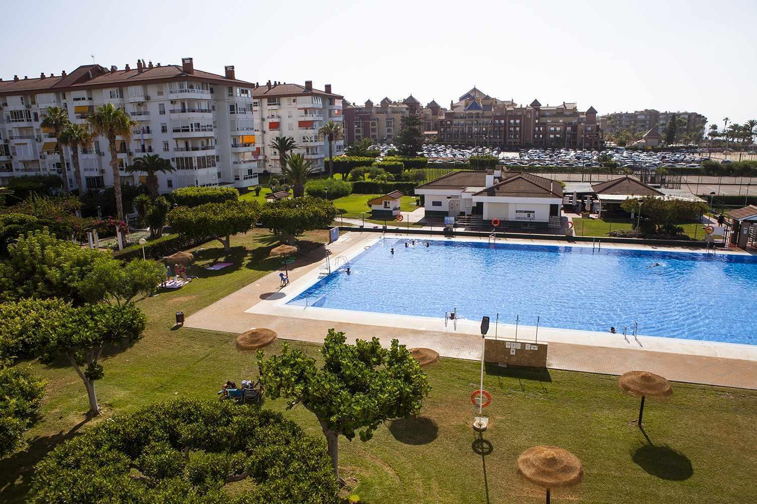 A 100M De Playa Piscina Y Todos Los Servicios Apartment Torrox Luaran gambar