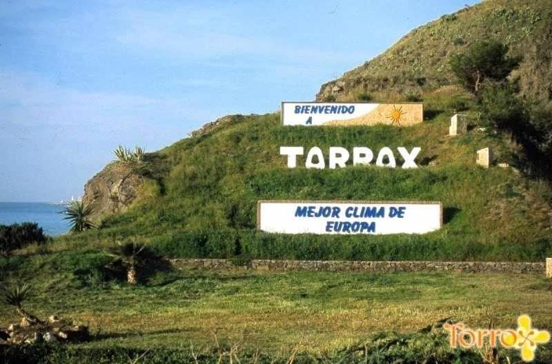 A 100M De Playa Piscina Y Todos Los Servicios Apartment Torrox Luaran gambar